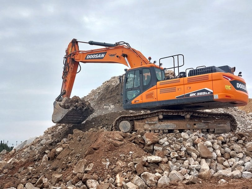 NEW DOOSAN DX380LC-7 EXCAVATOR AT SPANISH RECYCLING PLANT